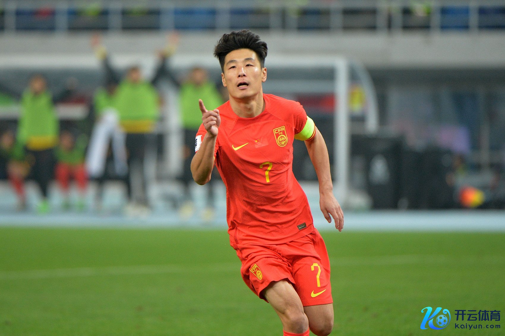 国足西亚首练：武磊、蒋光太暂无法合练 李源一禁受核磁共振检查