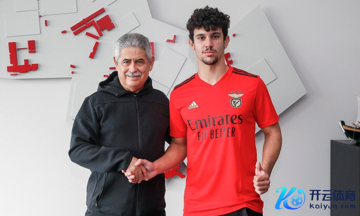 罗马诺：切尔西念念在来岁引进又名新的后卫体育录像/图片，善良本菲卡后卫阿劳霍