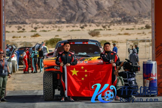 王明磊与领航员杜炫义联袂初次亮相达喀尔拉力赛赛场